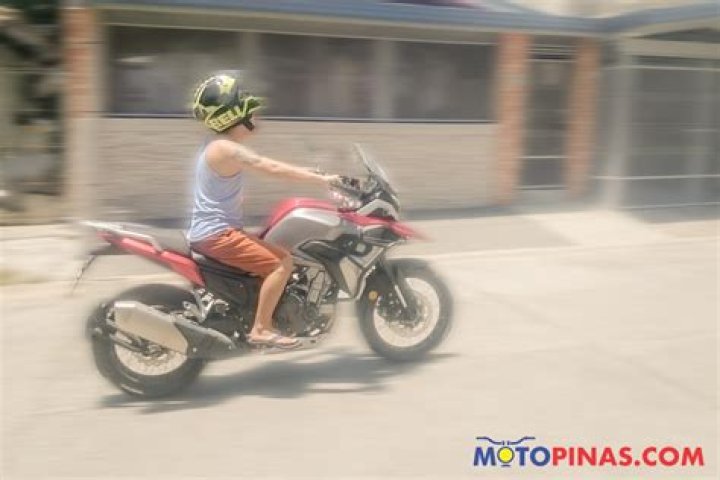 Is wearing shorts while riding motorcycle Philippines?