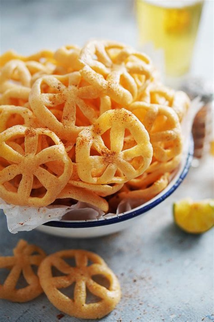 What are Mexican wheel chips made of?