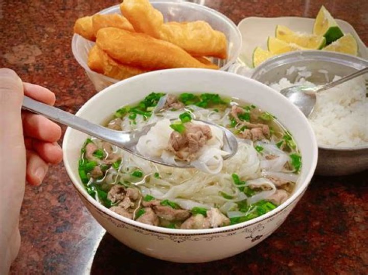 What does pho taste like?
