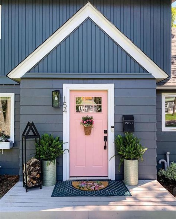 What does pink front door mean?