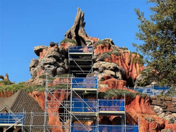 What has been removed from Splash Mountain?