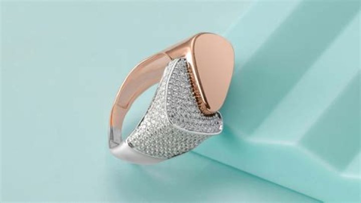 What is P on jewelry?