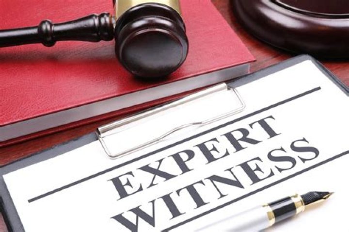 What is required to qualify as an expert witness?
