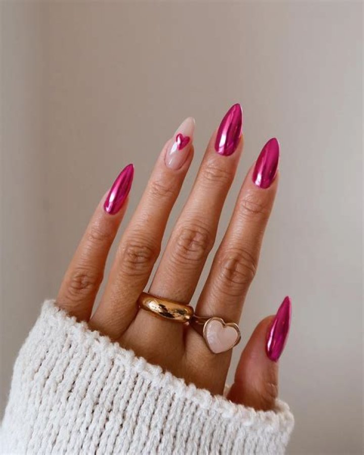 What is solar pink nail?