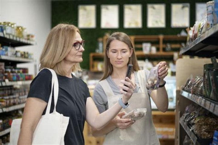 What is the difference between physical store and online store?