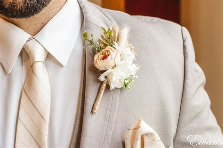 What is the difference between pin on corsage and boutonniere?