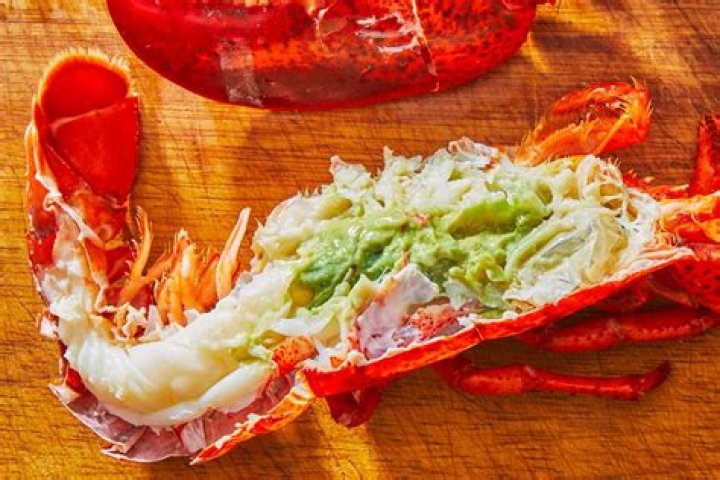What is the red and green stuff in lobster?