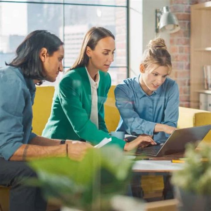 What is the role of a manager of an LLC?