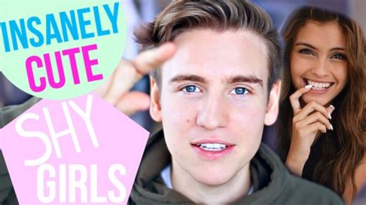 What shy girls do when they have a crush?