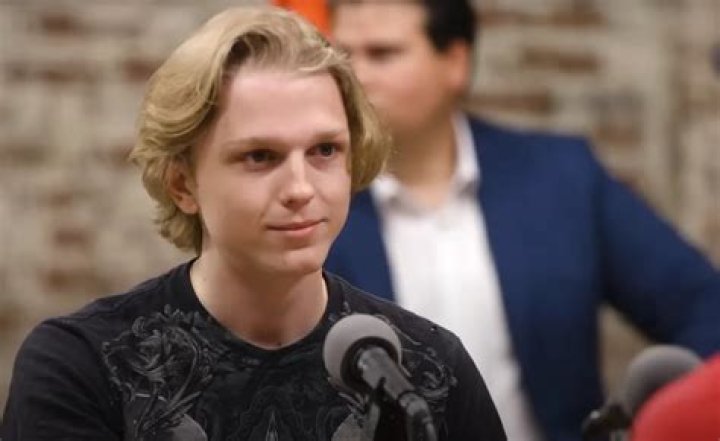 Who does Dean cheat on Beth with?