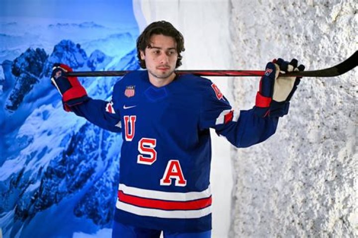 Who is Quinn's girlfriend in Dexter?