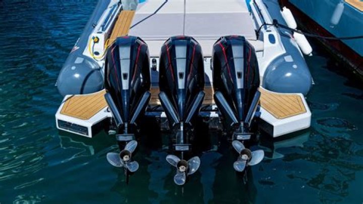 Who makes the 627 outboard motor?