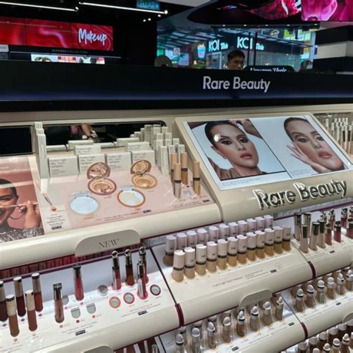 Who manufactures item beauty?