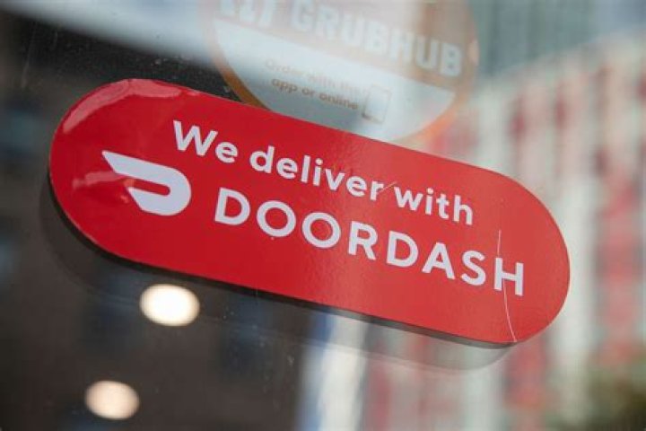 Who pays more DoorDash or Grubhub?