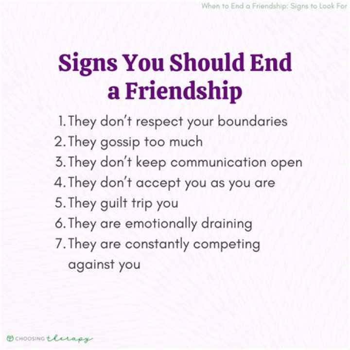 Why therapists should not be friends with clients?